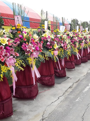 埔鹽花店，草屯花店送殯儀館花柱