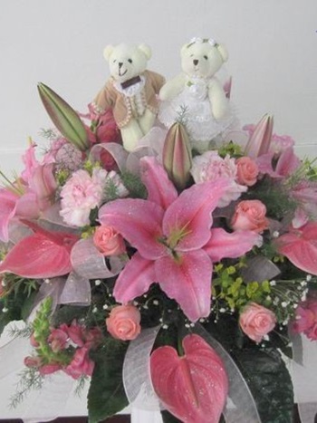 彰化雅楓花店,彰化縣芬園鄉花店,彰化縣伸港鄉花店文定桌花家裡擺設